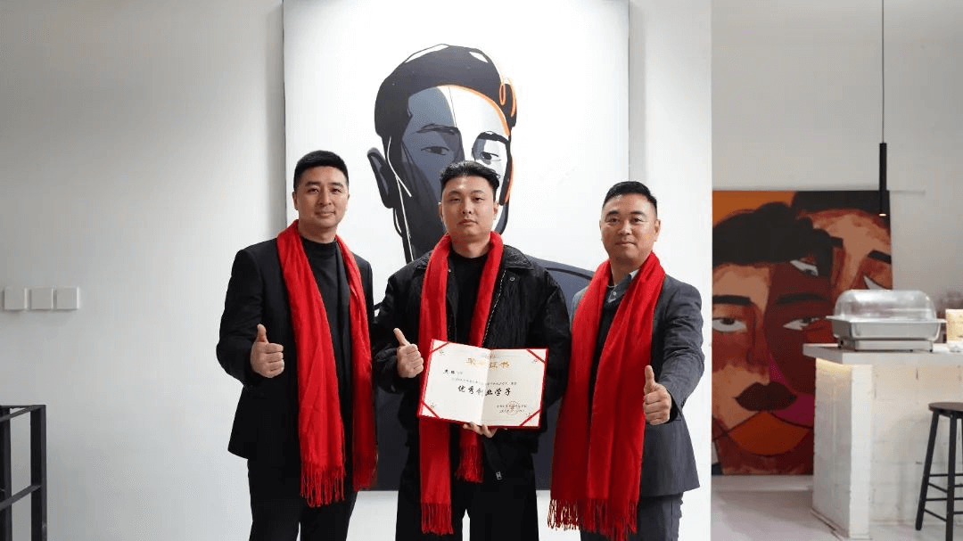 優秀校友反哺母校,共建校企合作新基地