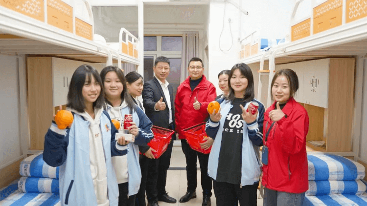 初入新華的新生們，在學校學習生活是什么樣的？