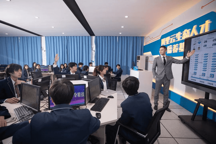 選擇技工教育|一文詳解技工院校升學(xué)及就業(yè)情況