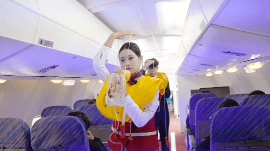 <b>沉浸式體驗成都新華學生的日常→</b>