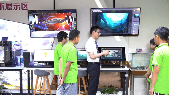 <b>致中高考學子：放輕松！人生的賽道有很多！</b>